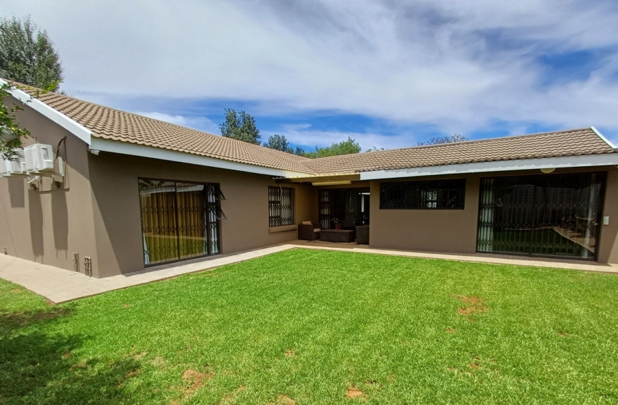 3 Bedroom Property for Sale in Langenhovenpark Free State